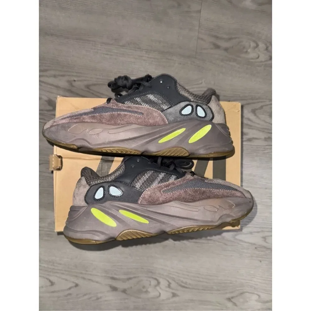 Yeezy Boost 700 Mauve